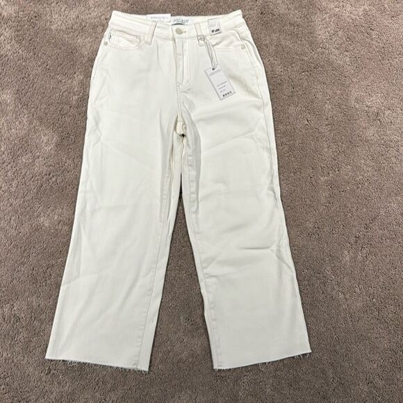 Judy Blue wide leg crops white. Size 3/26 high waist stretchy
